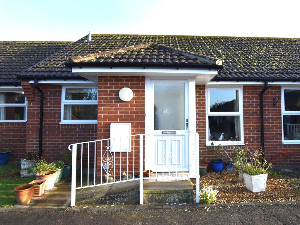 2 bed terraced bungalow for sale in Chiltern Close, Benson, Wallingford