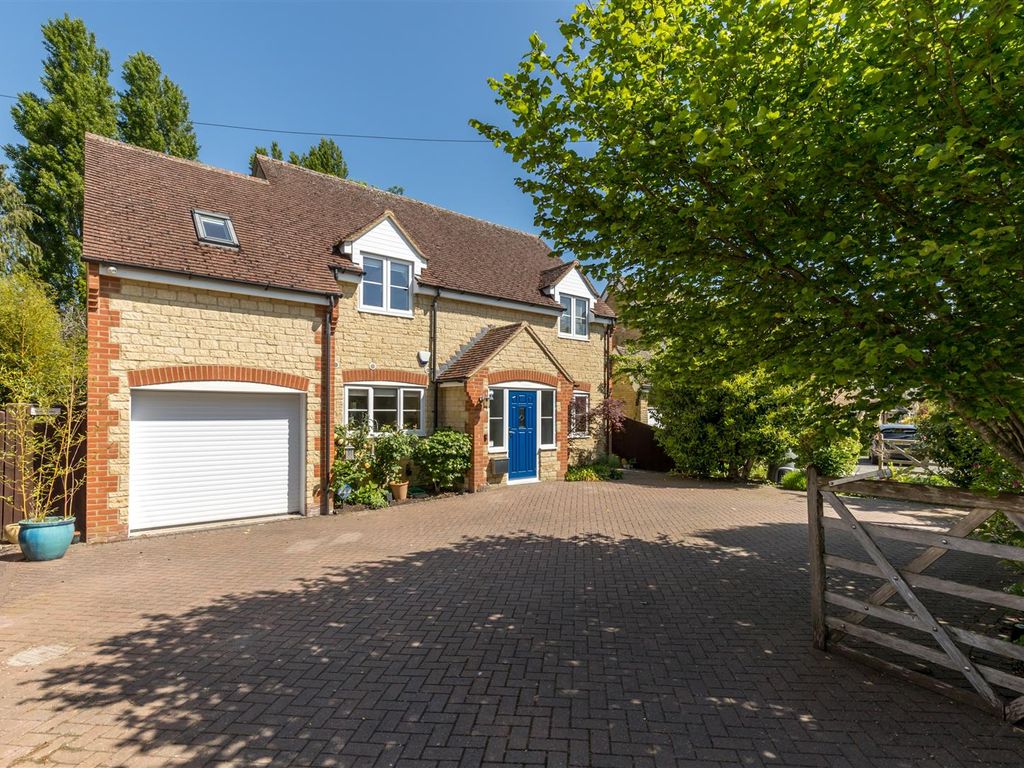 4 bed detached house for sale in Water Lane, Fewcott, Bicester OX27