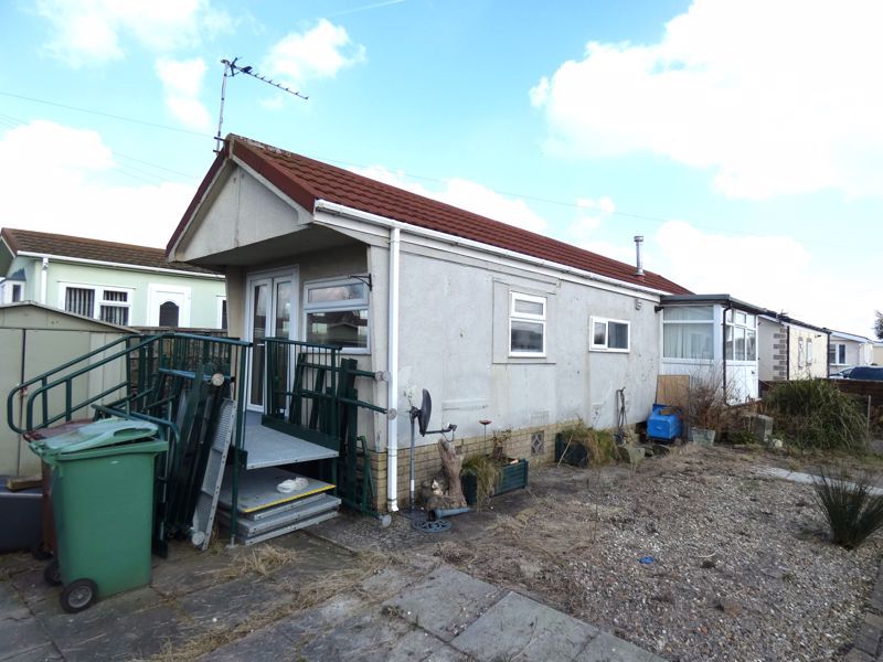 1 bed mobile/park home for sale in Larch Drive, Lamaleach Drive
