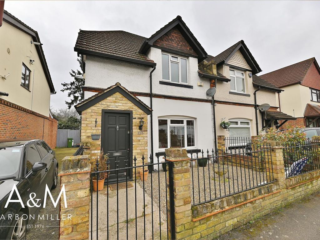 3 bed semidetached house for sale in Long Green, Chigwell IG7, £