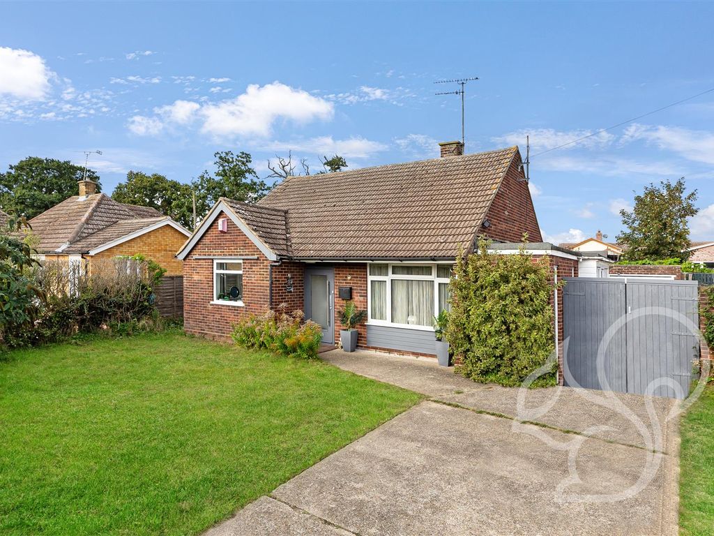 4 bed detached bungalow for sale in Penzance Road, Kesgrave, Ipswich
