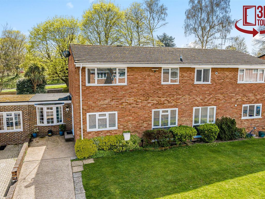 3 bed semidetached house for sale in Wylam, Bracknell, Berkshire RG12