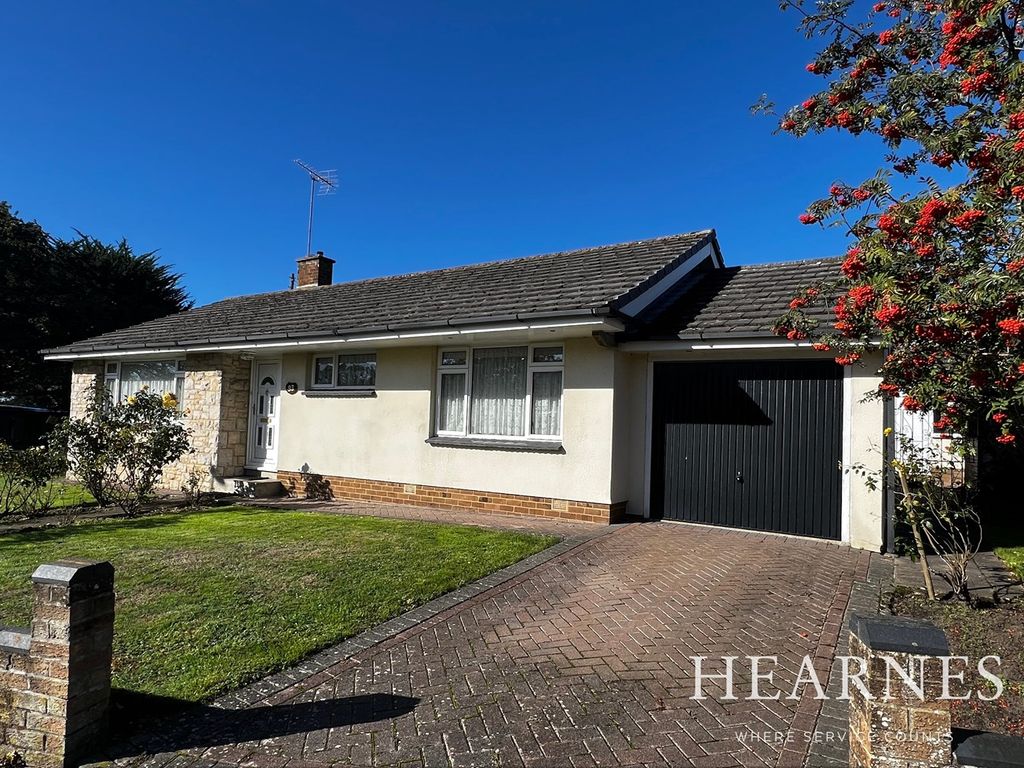3 bed bungalow for sale in Beacon Park Road, Upton, Poole BH16 Zoopla