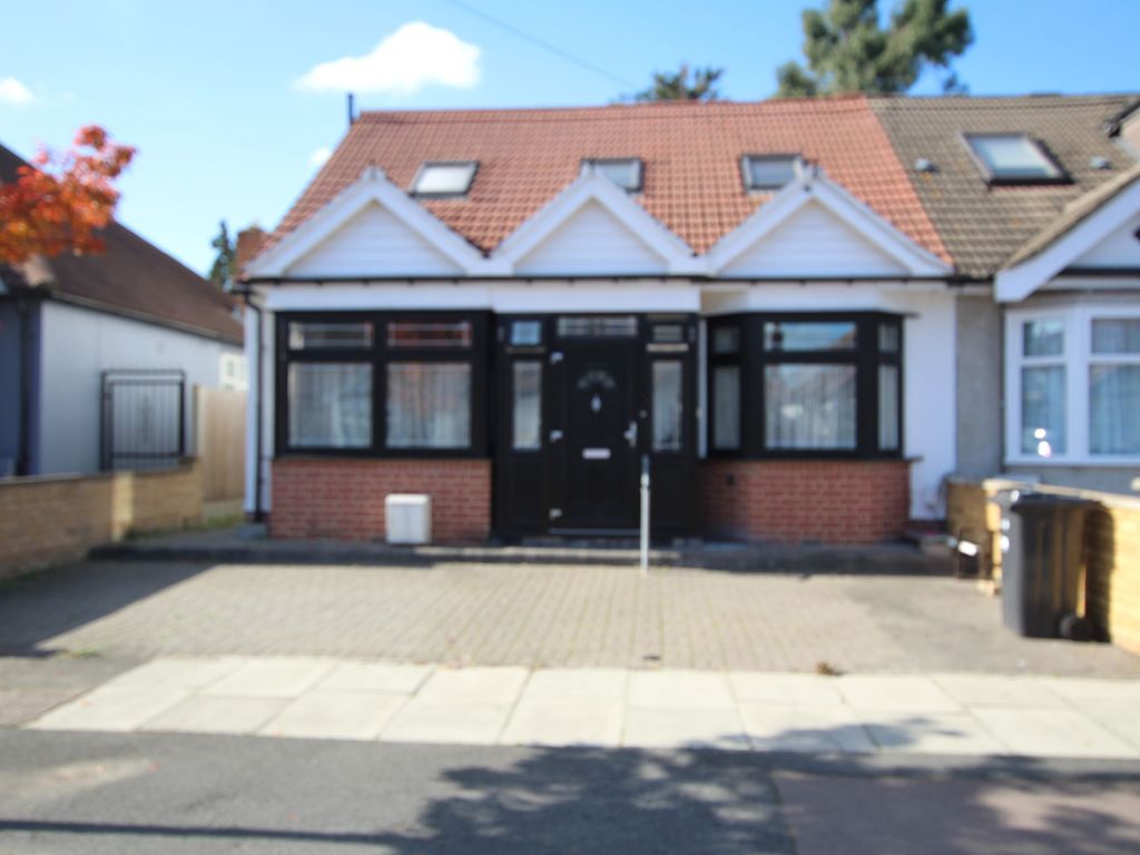 5 bed bungalow for sale in Mordon Road, Seven Kings, Ilford IG3 Zoopla