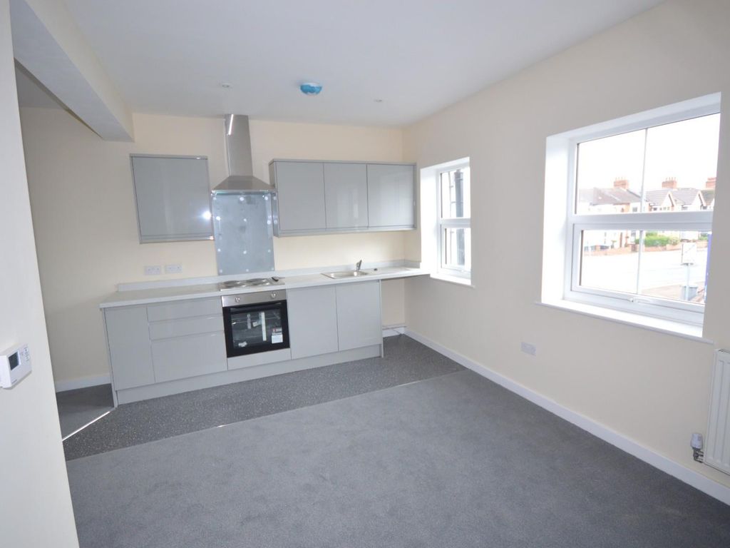 1 bed flat to rent in Harlestone Road, Northampton NN5, £750 pcm Zoopla