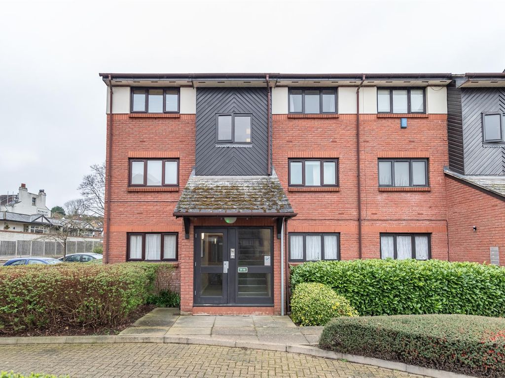 1 bed flat for sale in Maple Gate, Loughton IG10 Zoopla