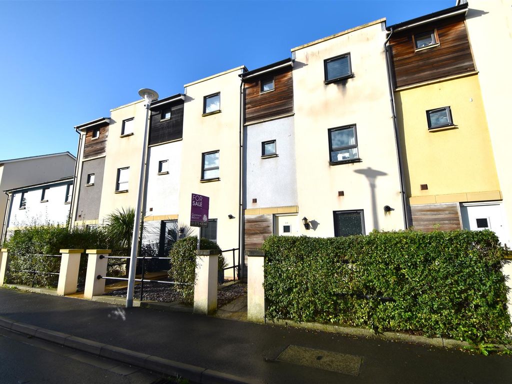 4 bed terraced house for sale in Newfoundland Way, Portishead, North
