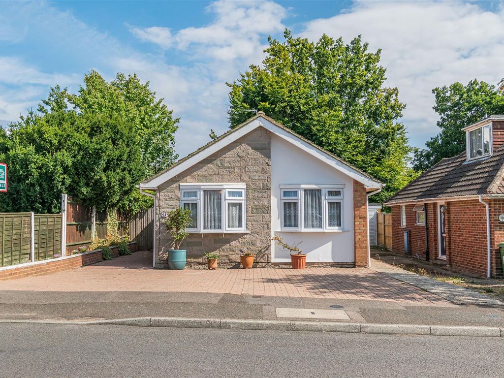 2 bed detached bungalow for sale in Merton Road, Bearsted, Maidstone