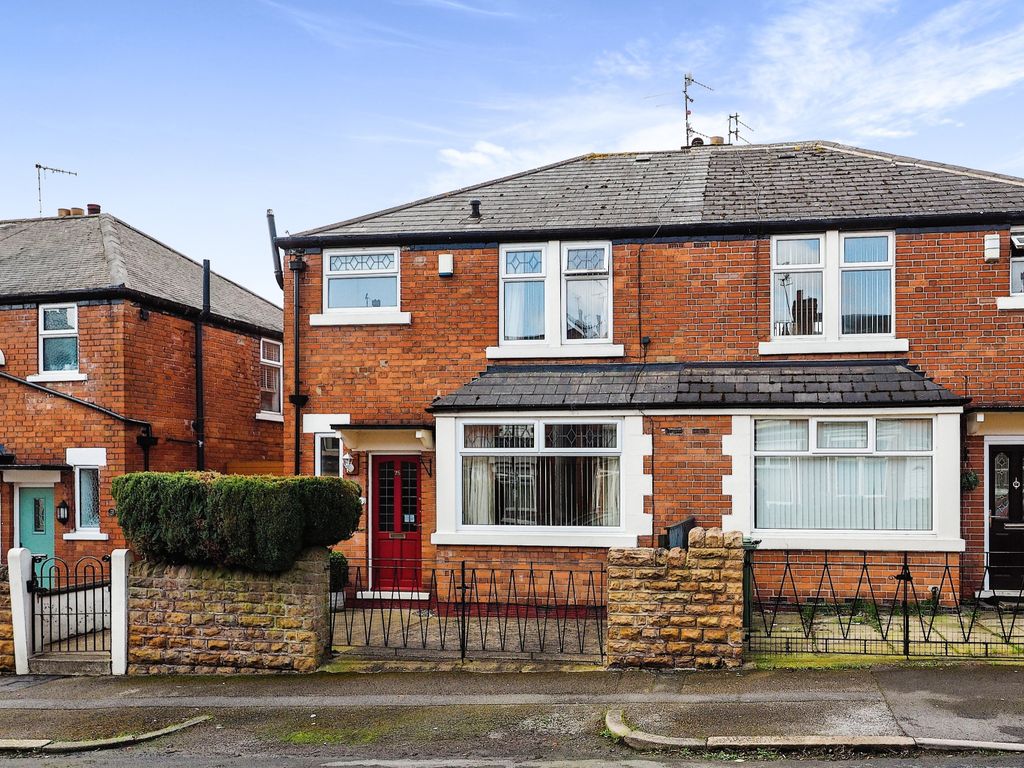 3 bed semidetached house for sale in Ragdale Road, Nottingham