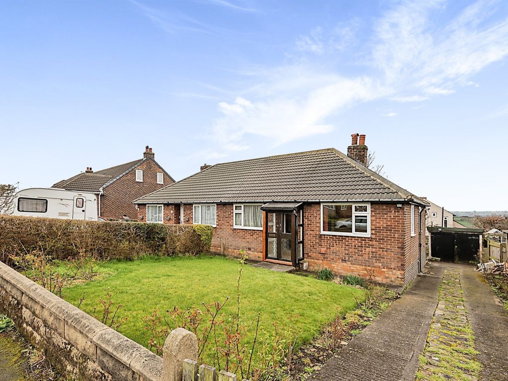 2 bed semidetached bungalow for sale in Heaton Drive, Kirkheaton