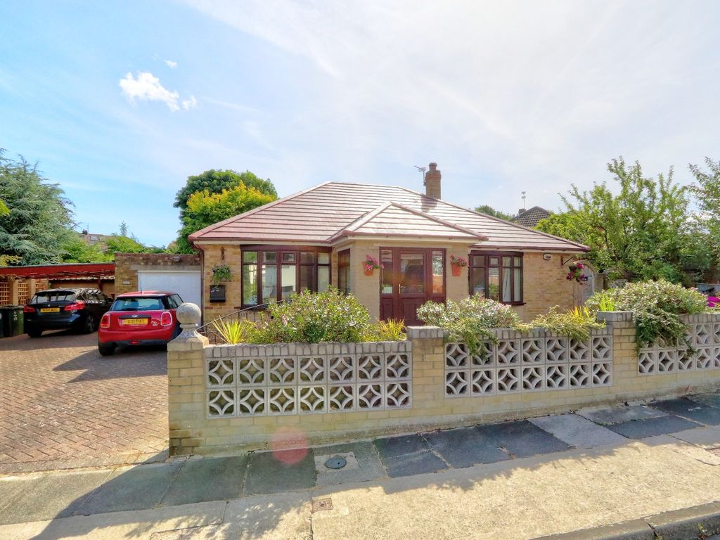 3 bed detached bungalow for sale in Regency Avenue, Normanby TS6 Zoopla