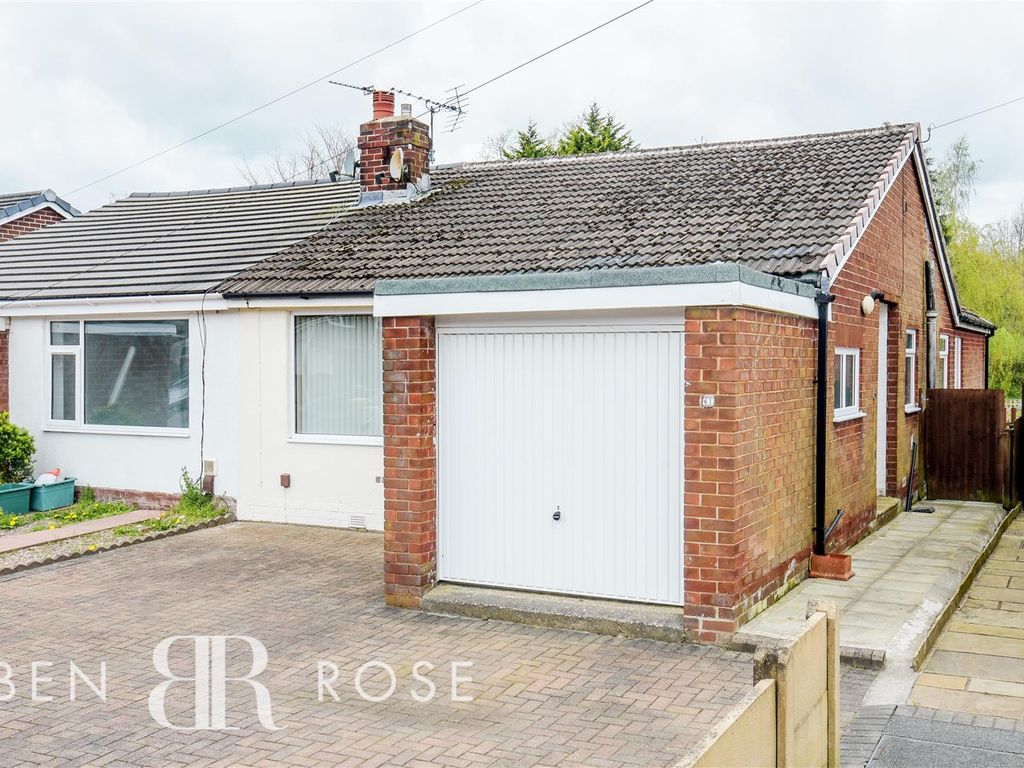 3 bed semidetached bungalow for sale in Western Drive, Leyland PR25, £