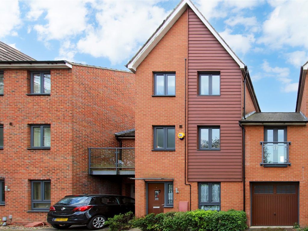 4 bed terraced house for sale in Ruskin Grove, Maidstone ME15 Zoopla
