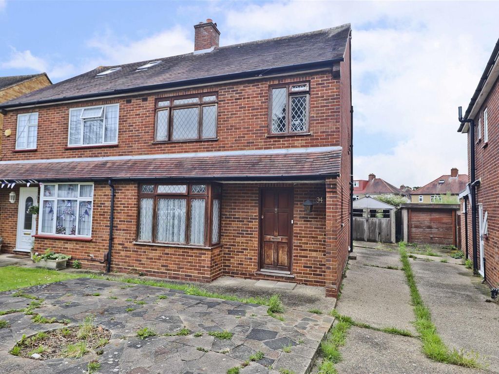 3 bed semidetached house for sale in Meadow View Road, Hayes End UB4
