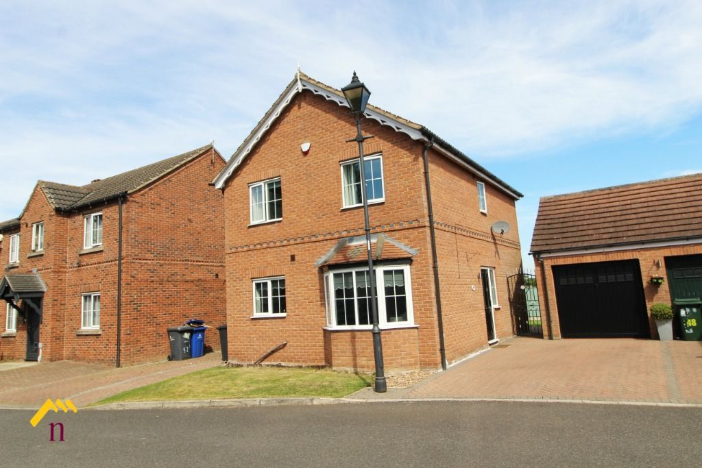 3 bed detached house for sale in Lord Porter Avenue, Stainforth DN7