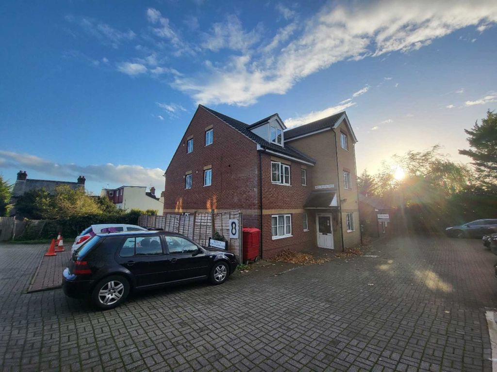 Popes Meadow Court, Luton LU2  