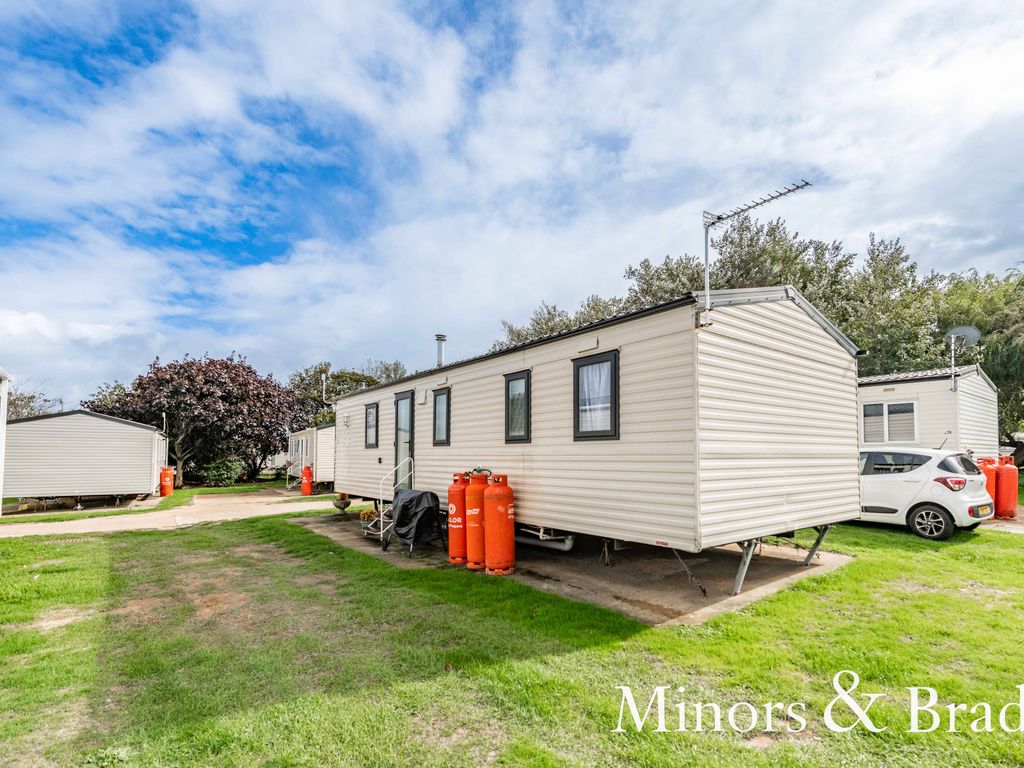 3 bed mobile/park home for sale in Broadland Sands, Coast Road