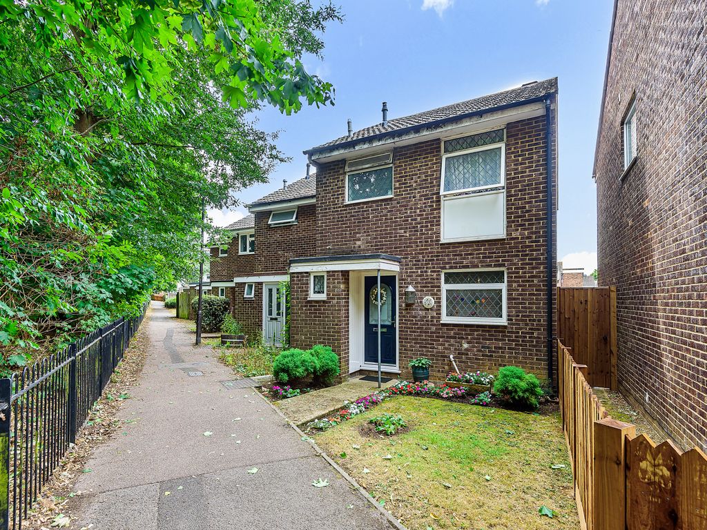 3 bed end terrace house for sale in Thackeray Road, Larkfield