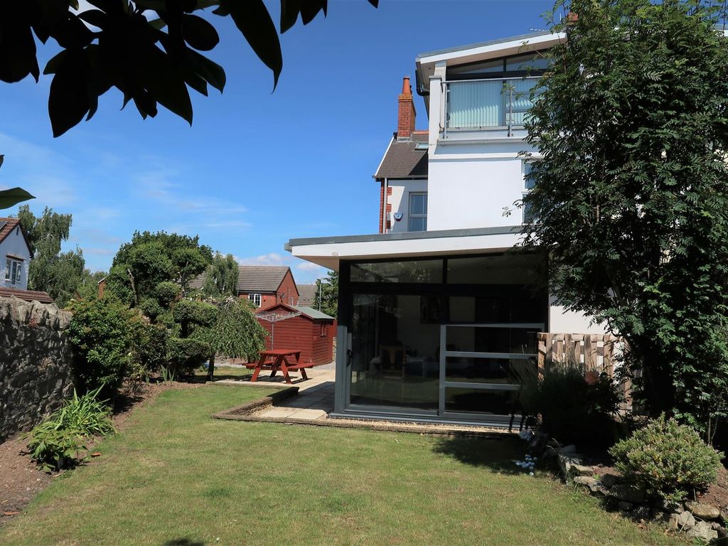 Earl Road, Penarth CF64