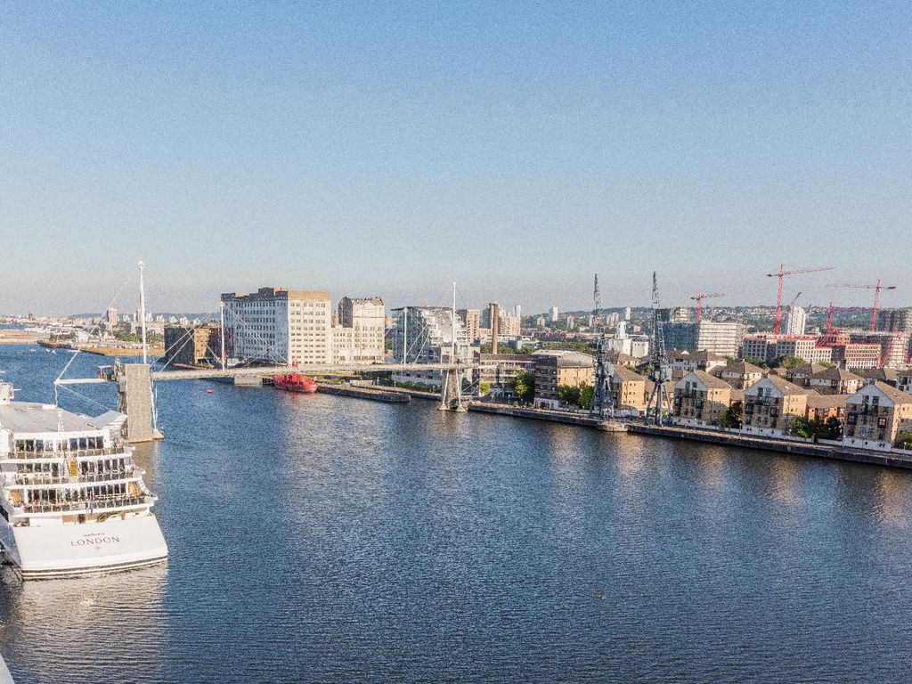 Western Gate Way Royal Docks E16  