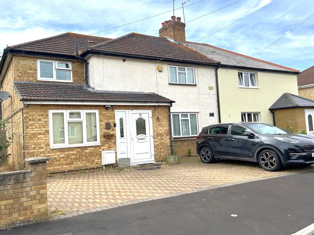 1 bed detached house to rent in St. Martins Road, West Drayton UB7, £1,495 pcm Zoopla