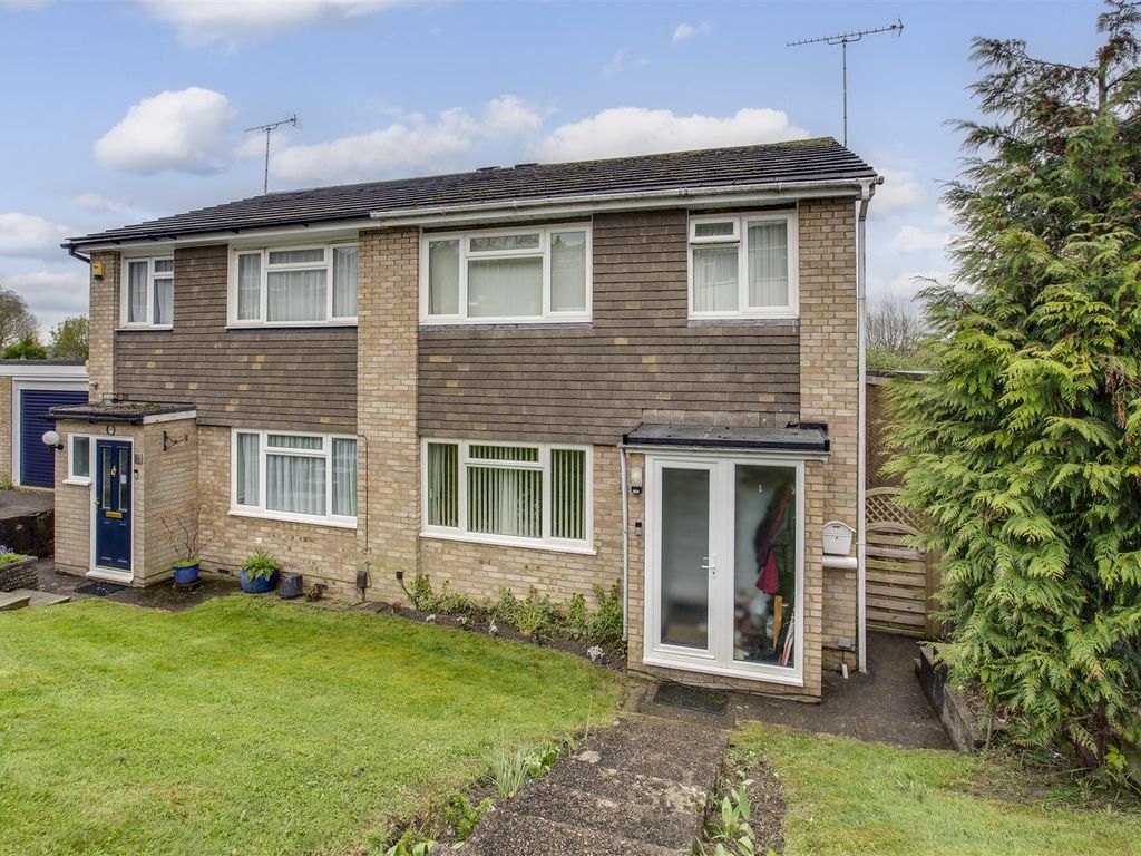 3 bed semidetached house for sale in Kestrel Close, Downley, High