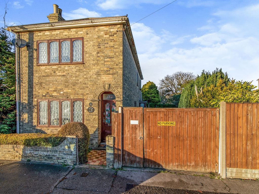 3 bed detached house for sale in Morton Road, Pakefield, Lowestoft NR33
