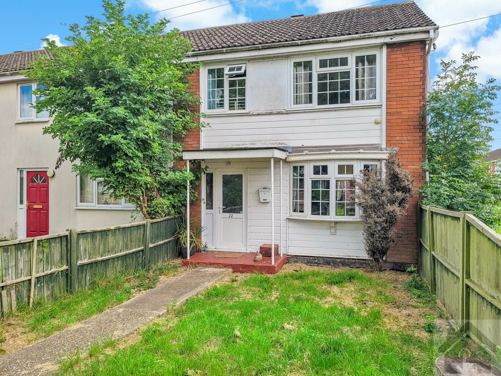 3 bed end terrace house for sale in Devonshire Court, King's Lynn