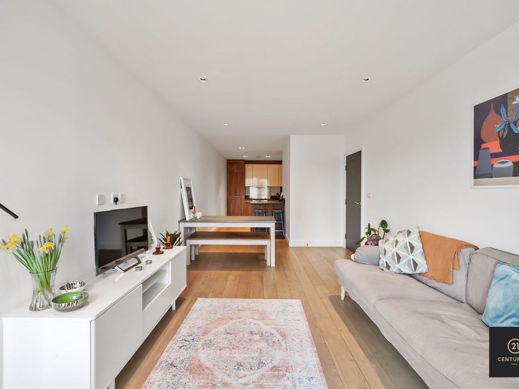 2 bed flat for sale in Kew Bridge Road, Brentford TW8 Zoopla