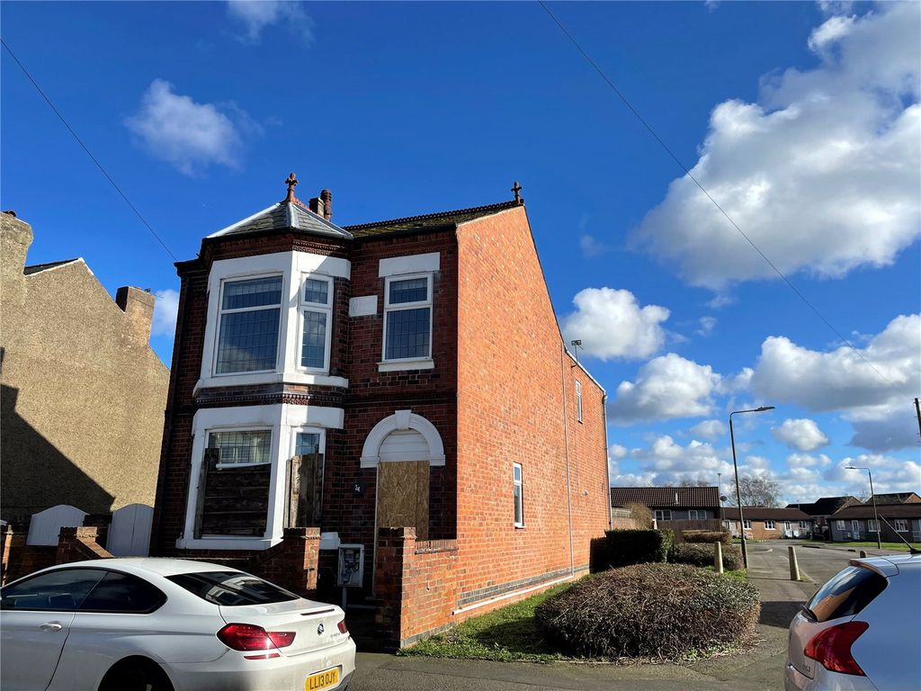 4 bed detached house for sale in Quarry Road, Somercotes, Alfreton