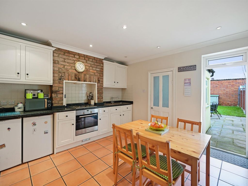 2 bed terraced house for sale in Collingwood Road, Sutton SM1 Zoopla