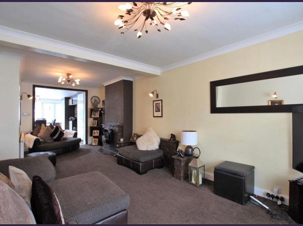 Berkeley Waye, Hounslow, Greater London TW4  