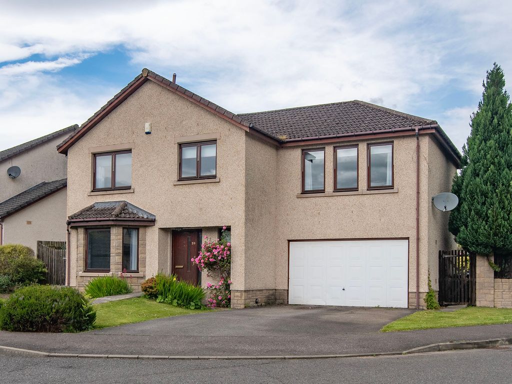 5 bed detached house for sale in Inchbrakie Drive, Crieff PH7, £310,000