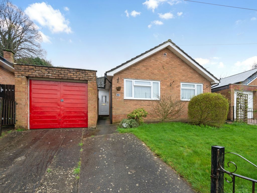 4 bed bungalow for sale in Forest Hill, Yeovil BA20, £270,000 Zoopla