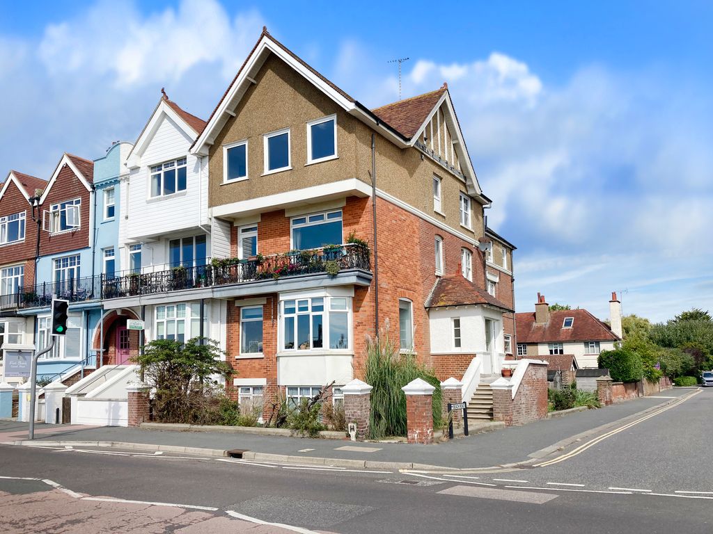 2 bed flat for sale in South Terrace, Littlehampton BN17 Zoopla