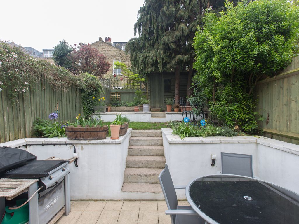 4 bed terraced house to rent in Stonells Road, Battersea, London SW11