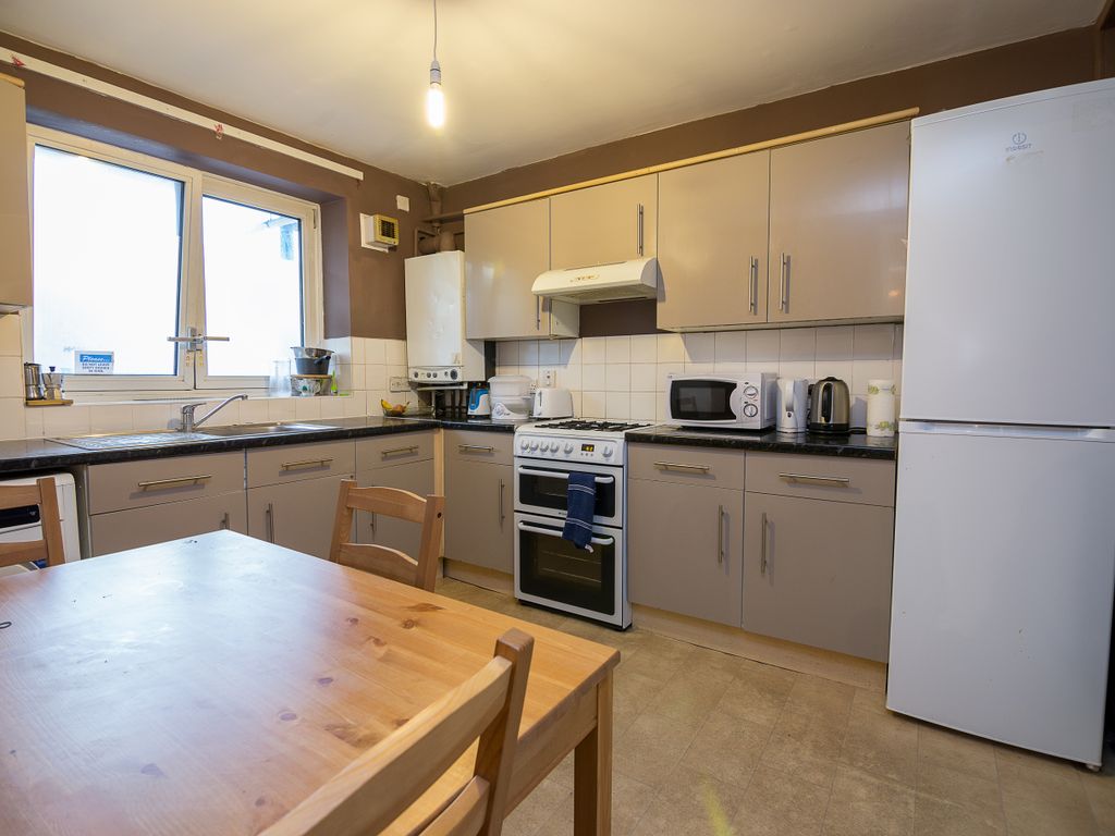 4 bed flat to rent in Limehouse Causeway, London E14 Zoopla