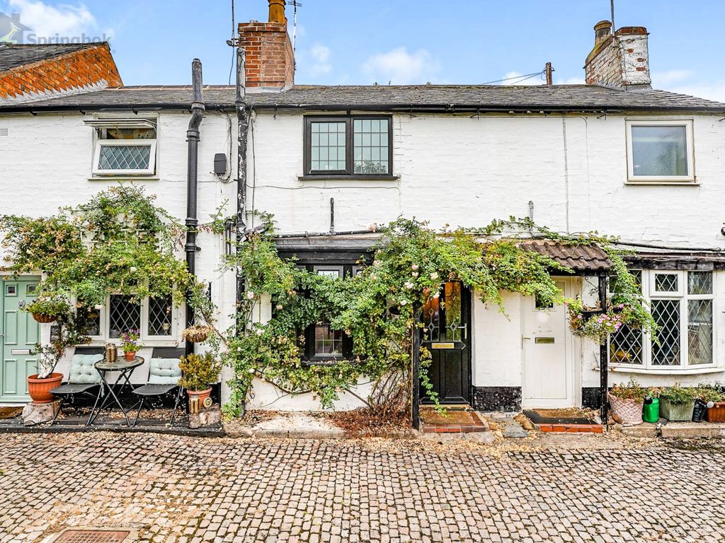 1 bed terraced house for sale in Meadow View, London Road, Oadby