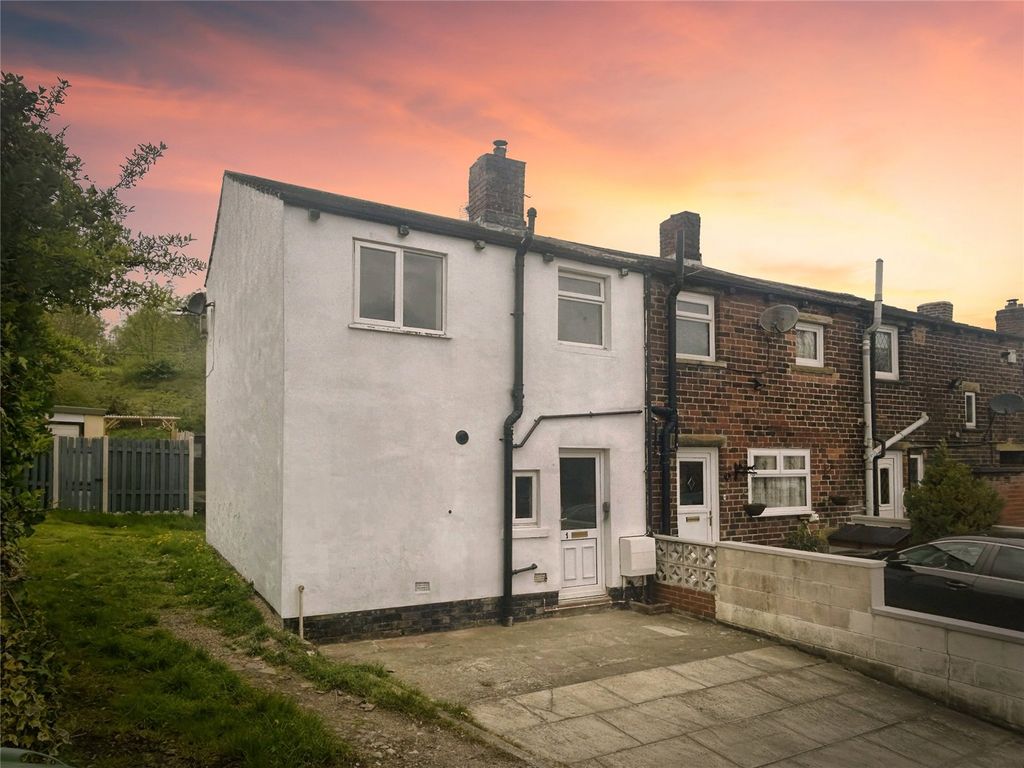 2 bed end terrace house to rent in Park Gate, Skelmanthorpe
