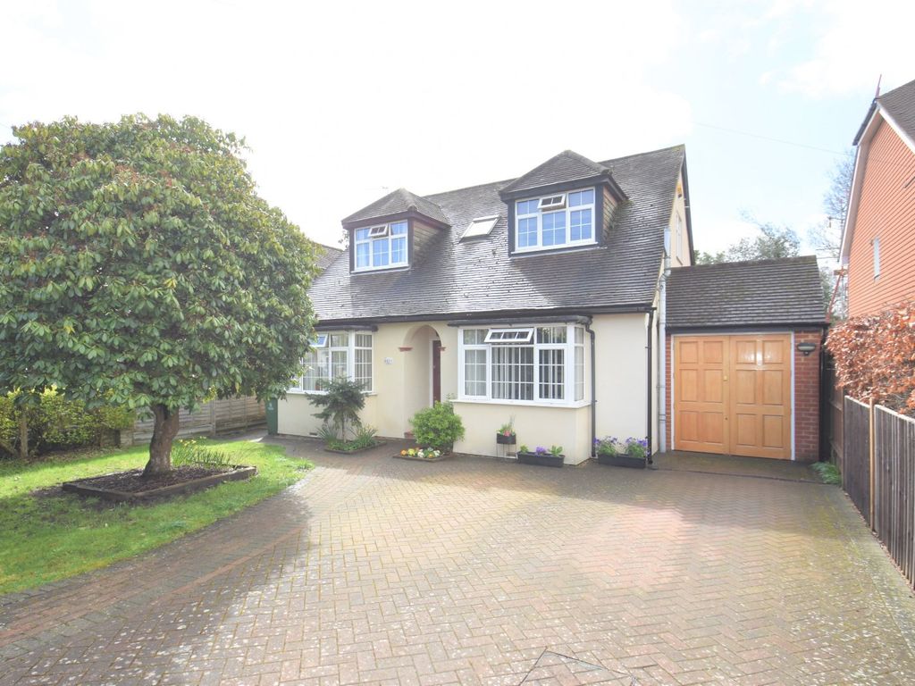 4 bed detached house for sale in Gaviots Way, Gerrards Cross, Buckinghamshire SL9 Zoopla