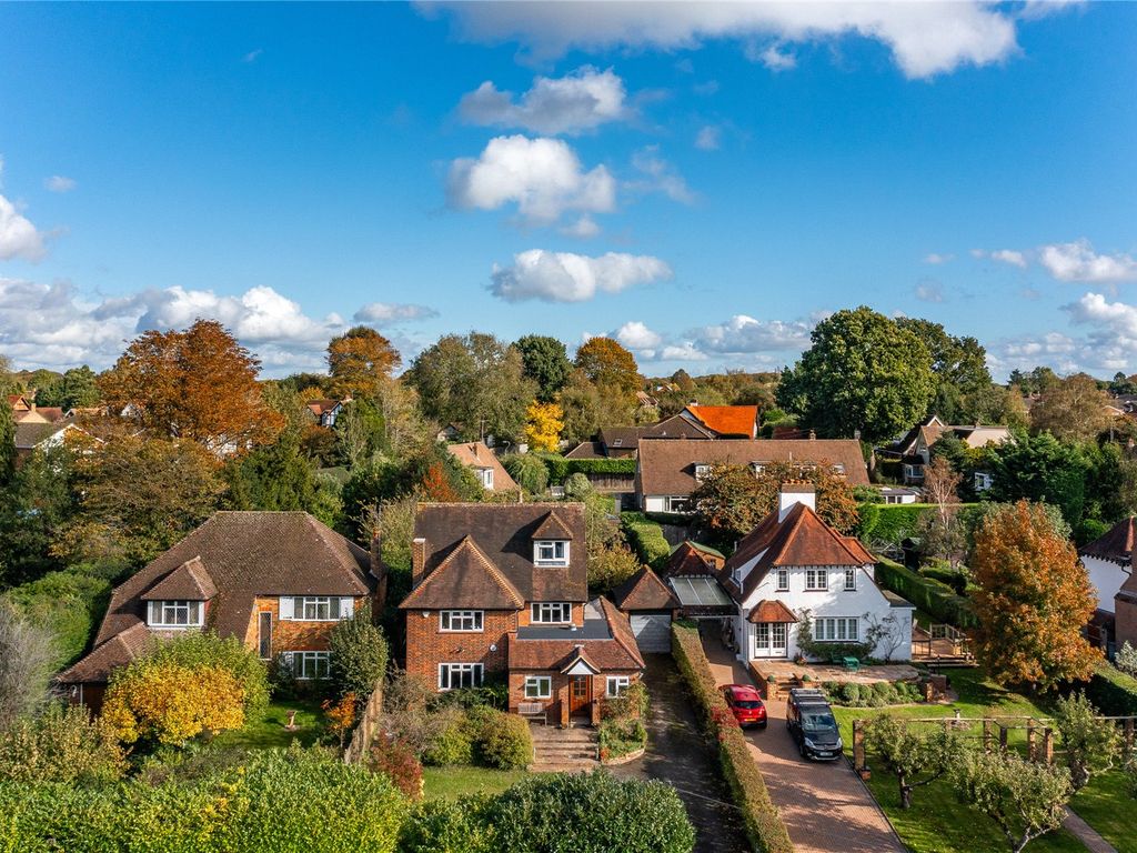 5 bed detached house for sale in Hillfield Road, Chalfont St. Peter