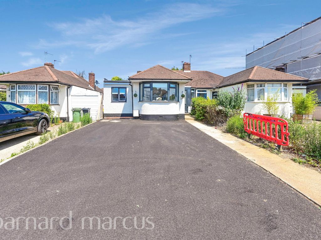 3 bed semidetached bungalow for sale in Kingston Road, Ewell, Epsom