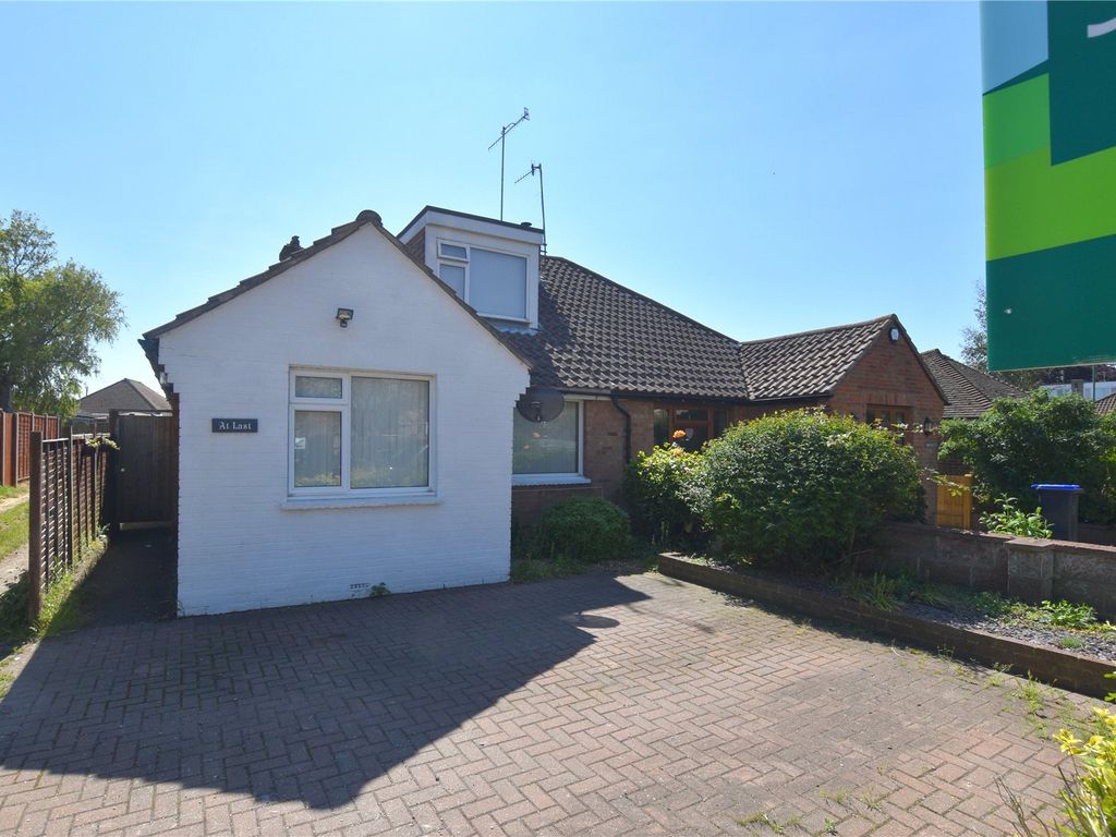 2 bed semidetached house for sale in Orchard Avenue, Lancing, West