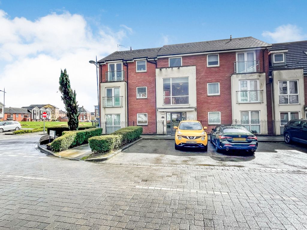 2 bed flat for sale in Vaughan Williams Way, Redhouse, Swindon SN25