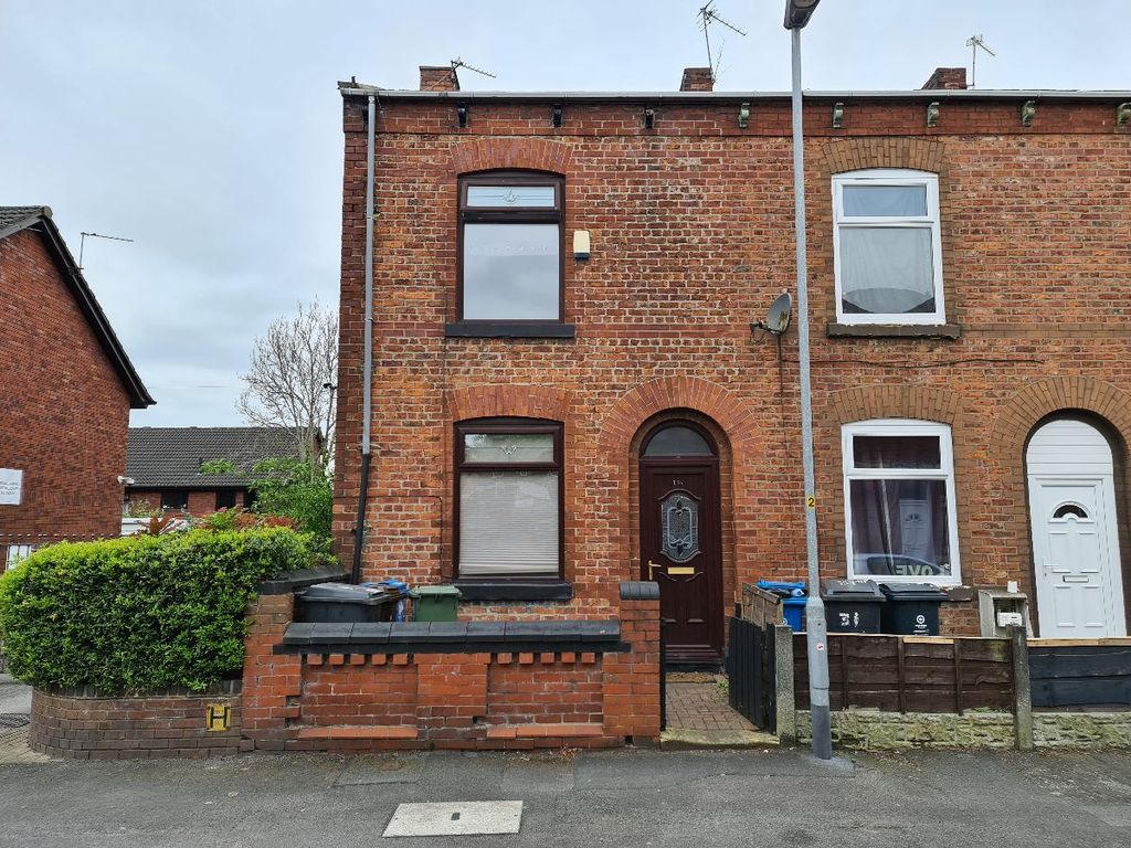 2 bed terraced house to rent in Hulton Street, Failsworth, Manchester
