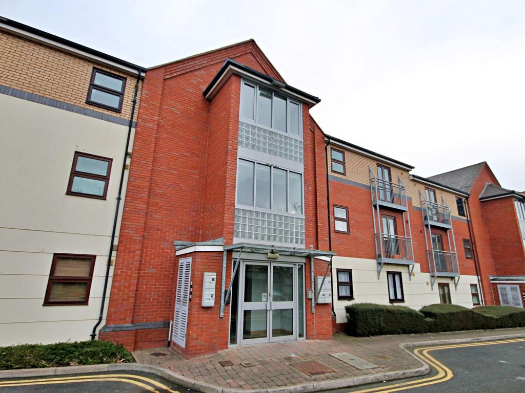 2 bed flat for sale in Albert Road, Tamworth B79 Zoopla