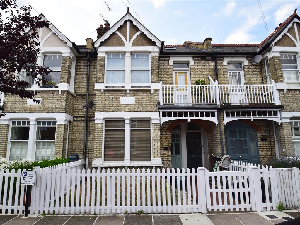 3 bed for sale in Winchester Road, St Margarets, Twickenham
