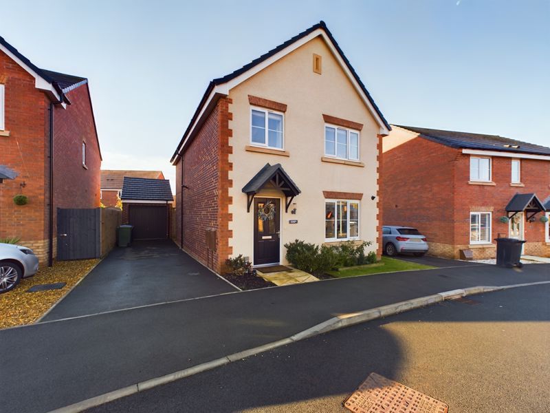 4 bed detached house for sale in Drabble Close, Shifnal, Shropshire