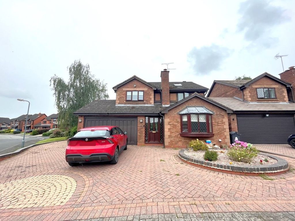 4 bed detached house to rent in Shrubbery Close, Sutton Coldfield B76