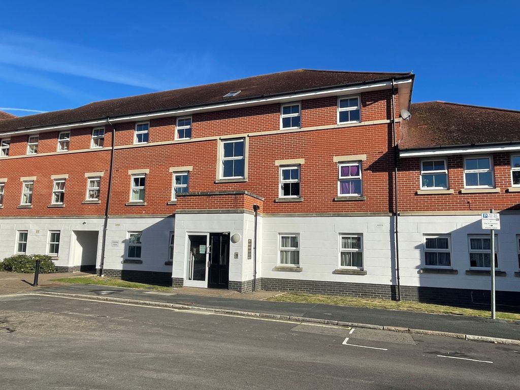2 bed flat for sale in Edward Street, Aldershot, Hampshire GU11 Zoopla
